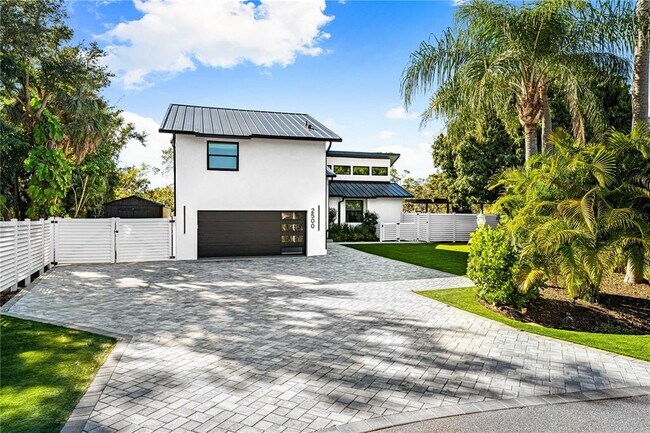 Building Photo - 2500 Monterey St