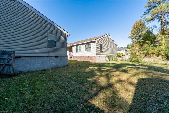 Building Photo - 440 N Oceana Blvd