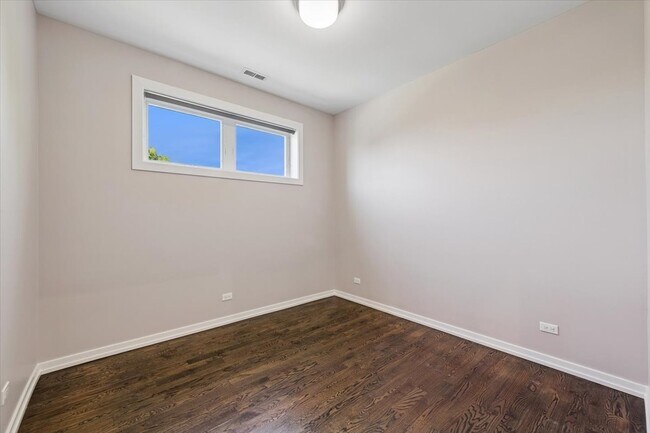 Building Photo - 2158 W Adams St