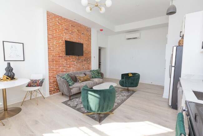 Building Photo - The Courtland at 421 Saint Paul Place