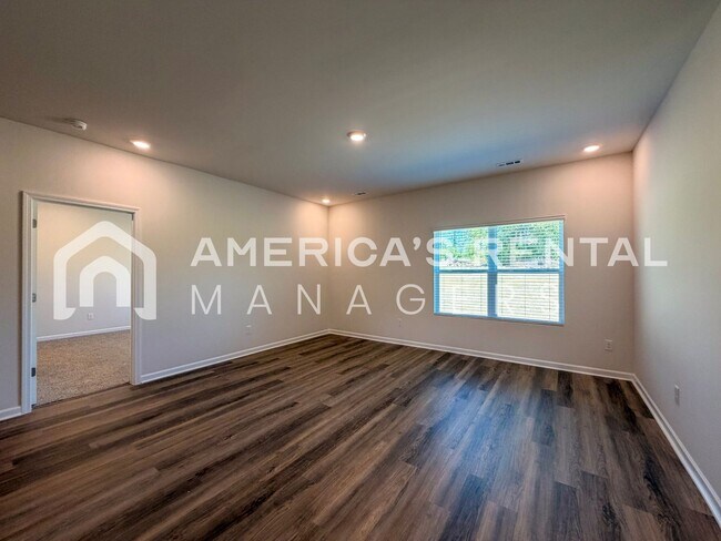 Building Photo - New Construction Home for Rent in Owens Cross Roads, AL!