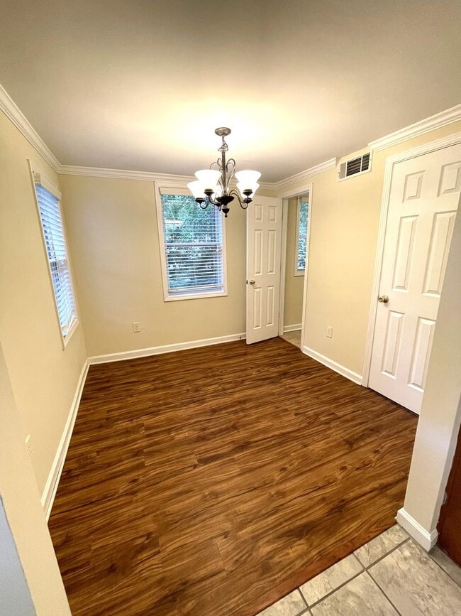 Building Photo - NormalTown 2br House - Fall 2026 Prelease