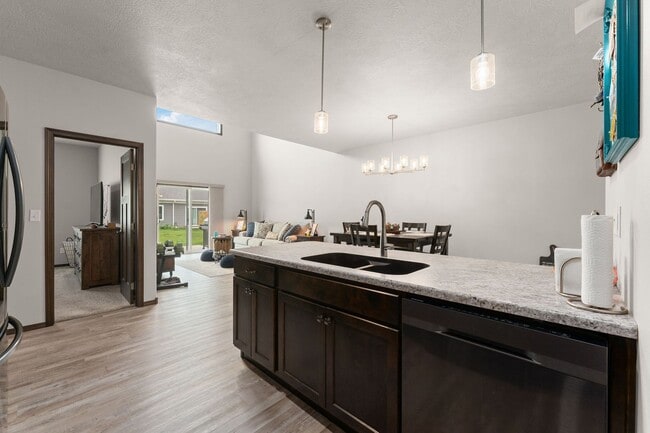 Building Photo - 4500 E Whisper Ridge Pl
