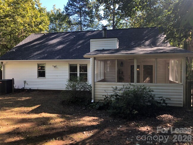 Building Photo - 3700 Sandberry Dr