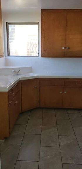 Building Photo - 754 E 84th St