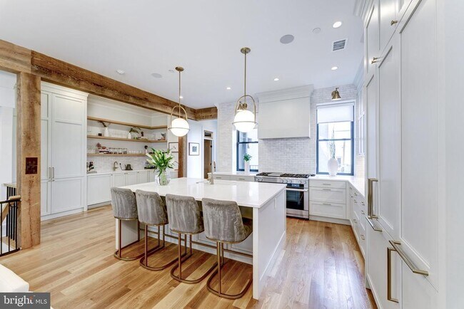 Building Photo - 1327 R St NW