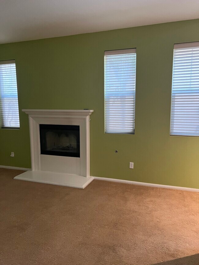 Building Photo - 12851 Serpentine Way