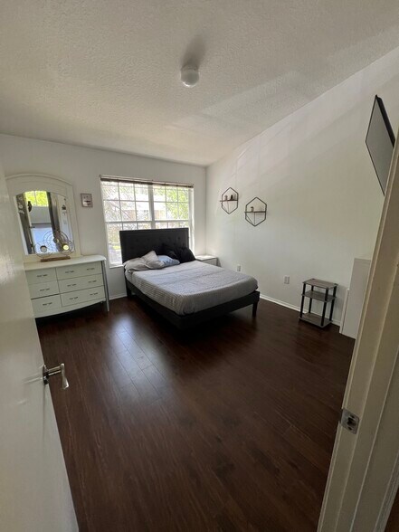 Building Photo - 1132 Kennewick Ct