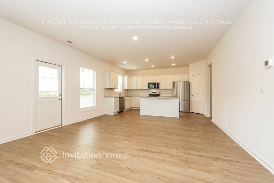 Building Photo - 3802 Lantern Ln