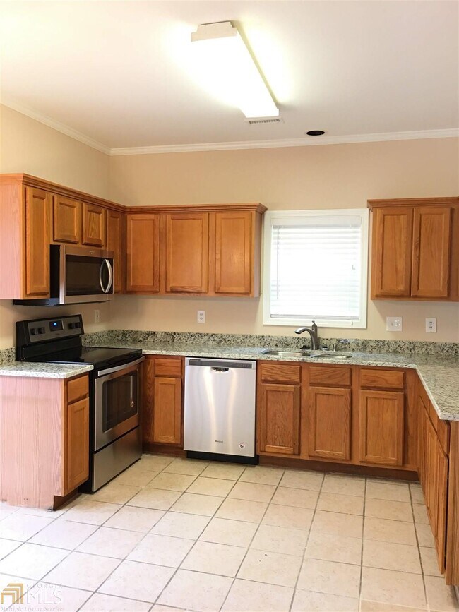 Building Photo - 111 Clarin Way