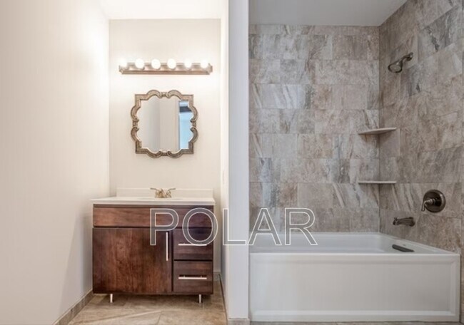 Building Photo - 154 Ave E