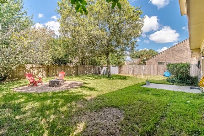 Building Photo - 6015 Henniker Dr