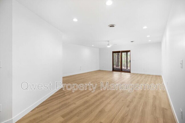 Building Photo - 3477 Blackwood Dr