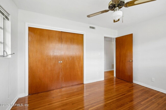 Building Photo - 3904 Via De La Reina
