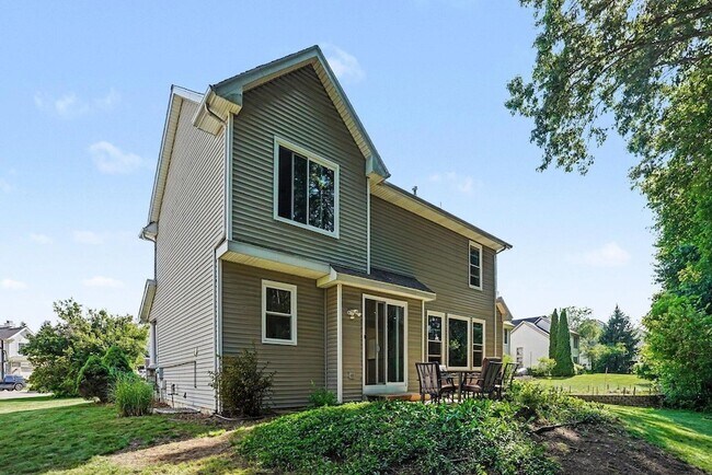 Building Photo - 3382 Hampstead Ct