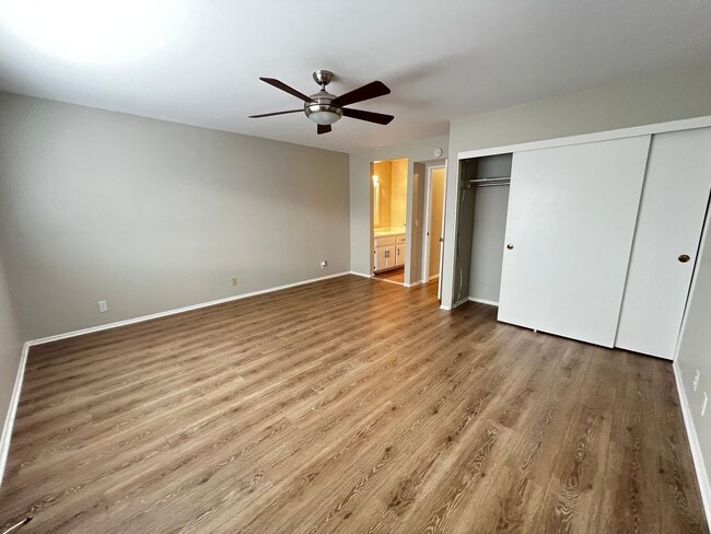 Building Photo - 2 Bedroom 1.5 Bath Townhouse Condo for Rent in the Heart of Monrovia