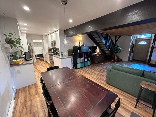 Building Photo - 1904 Sierra Nevada Rd