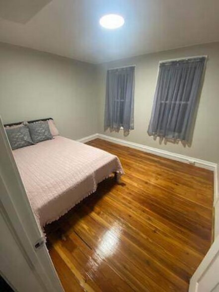 Building Photo - 35 Healey St