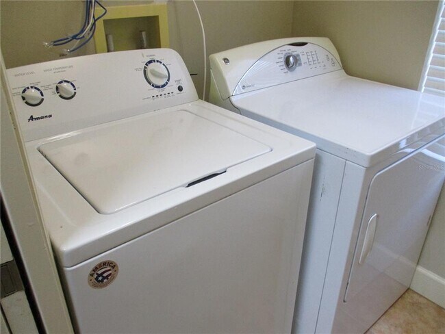 Building Photo - 2951 SW 35th Pl