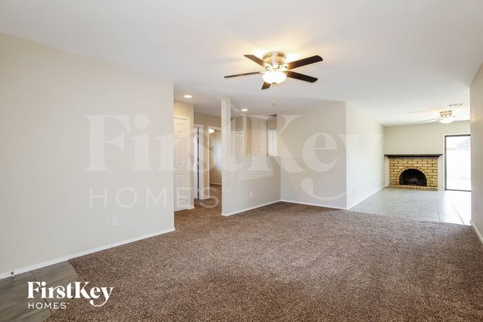 Building Photo - 2733 W Villa Rita Dr
