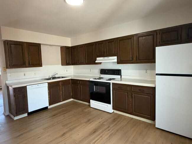 Building Photo - 561 W Pabor Way