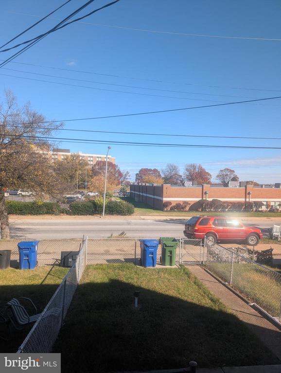 Building Photo - 3011 Larue Square E