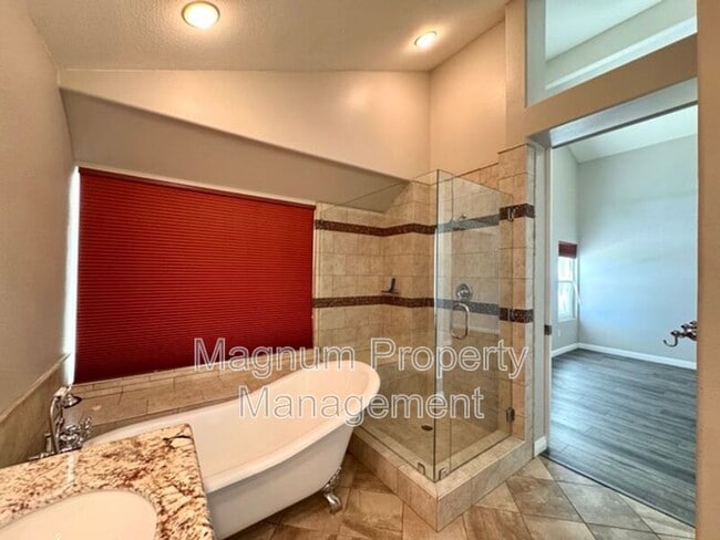 Building Photo - 25483 Blackthorne Dr