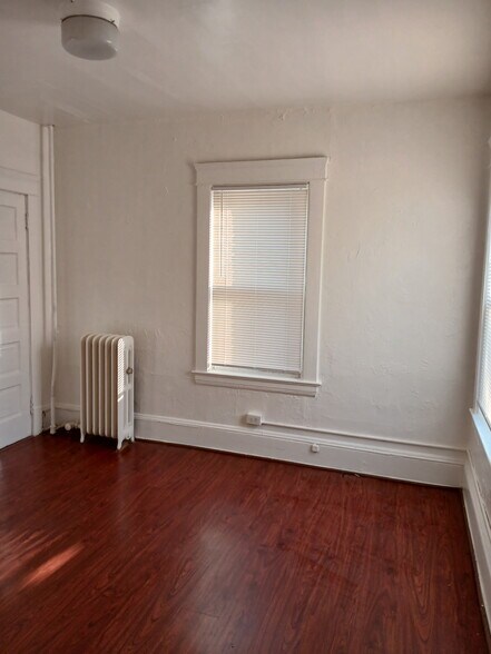 Building Photo - 2220 Murray Hill Rd