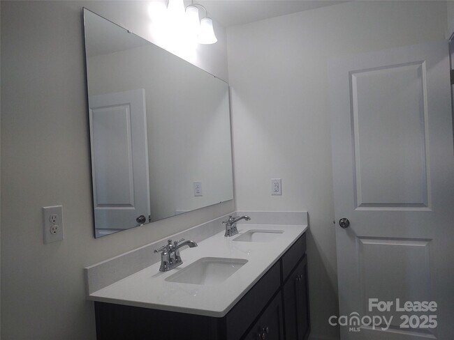 Building Photo - 4701 Stallings Brook Dr