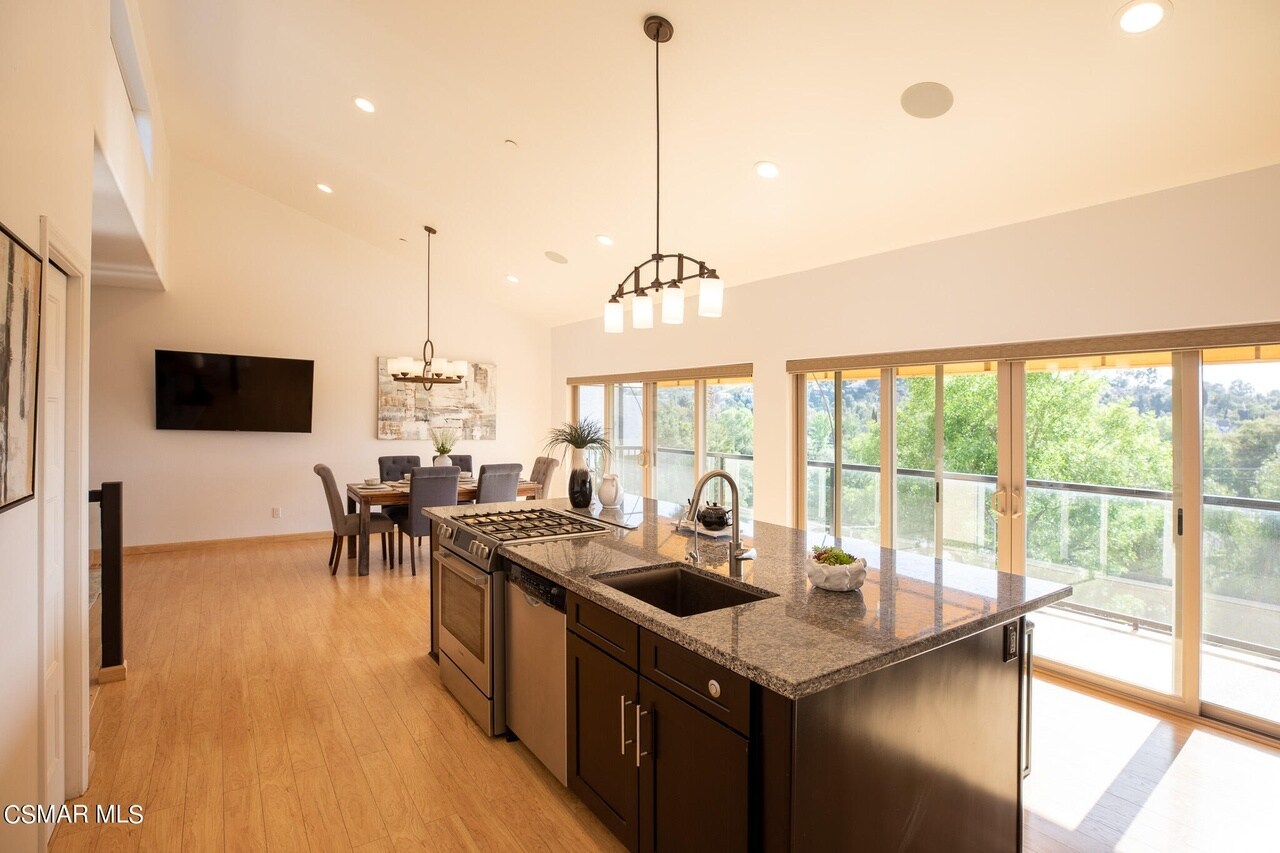Building Photo - 5293 Calatrana Dr
