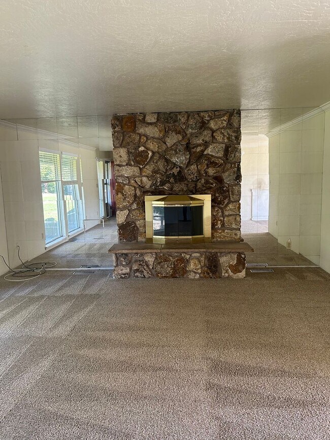 Building Photo - 2883 W Griffin Creek Rd