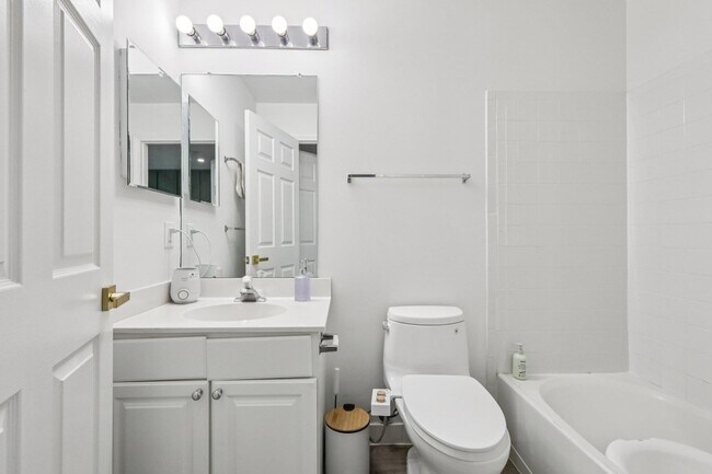 Building Photo - 458 Buffalo Ct