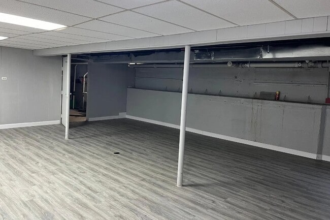 Building Photo - 144 N Maple Ave