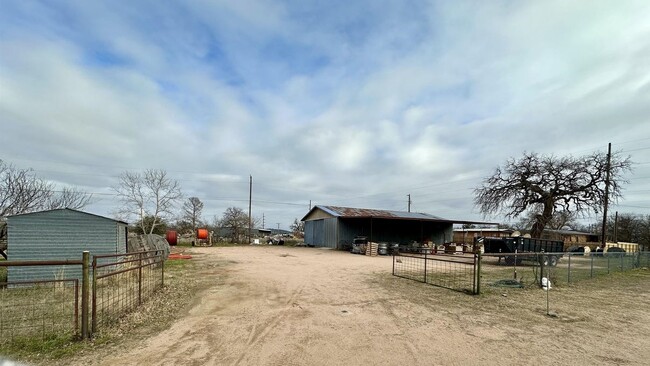 Building Photo - 1822 Greenwood Ln