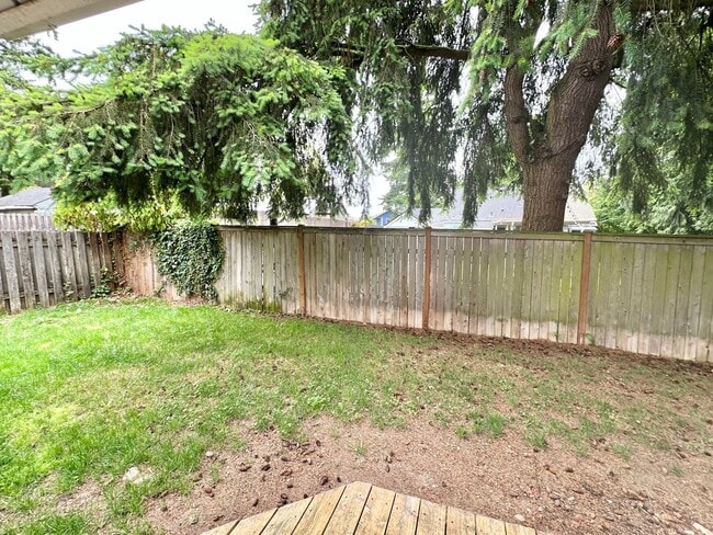 Building Photo - Charming 2-Bedroom, 2- bathroom Home with Bonus Space & Prime Shoreline Location