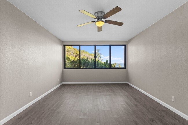 Building Photo - Ocean views from your living room and bedr...
