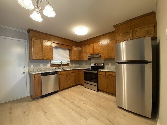 Building Photo - Spacious 2-Bed, 2-Bath Home in Simpsonvill...