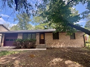 Building Photo - 3 bedroom, 2 bath in NE Lincoln
