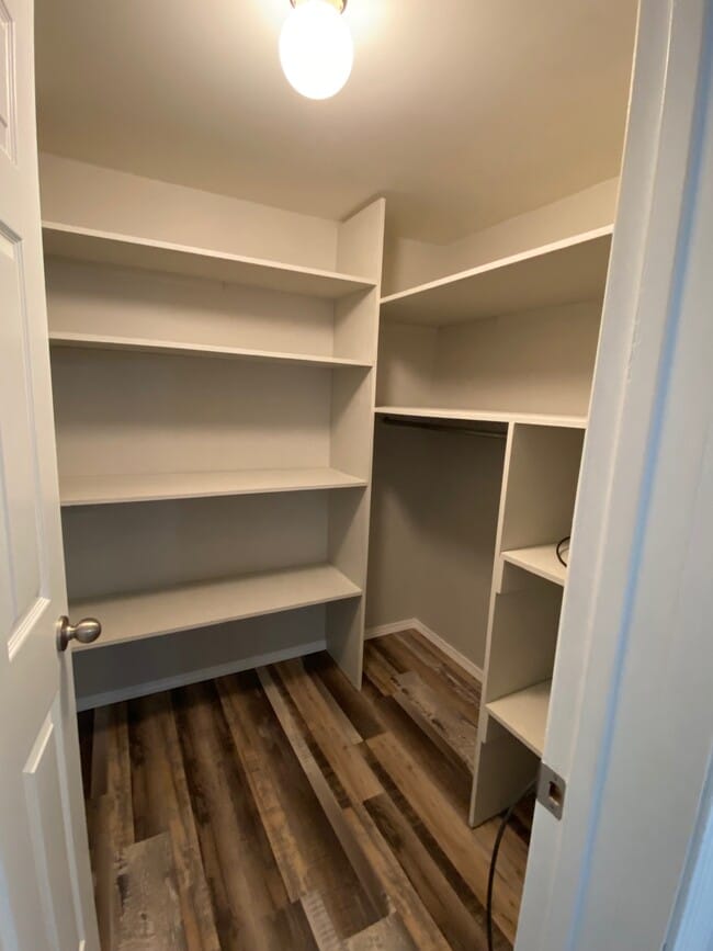 Building Photo - 1207 Red Bud Ave