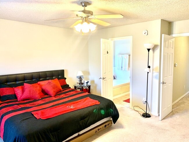 Building Photo - Pre-Leasing - 3-bedrooom, 3-bath Near Texas Tech!