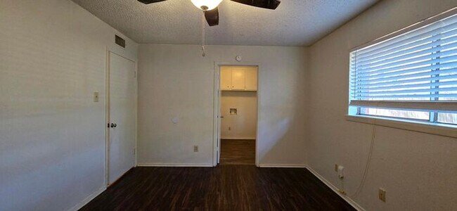 Building Photo - Charming 2-Bedroom Home for Rent – Comfortable & Convenient Living!