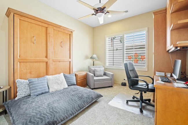 Building Photo - 872 Mission Creek Dr