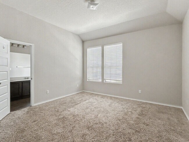 Building Photo - 9407 Somers Bend