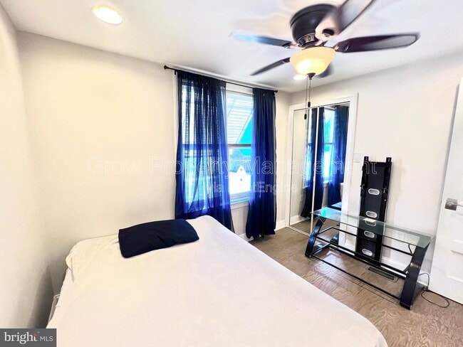 Building Photo - 2830 Castor Ave