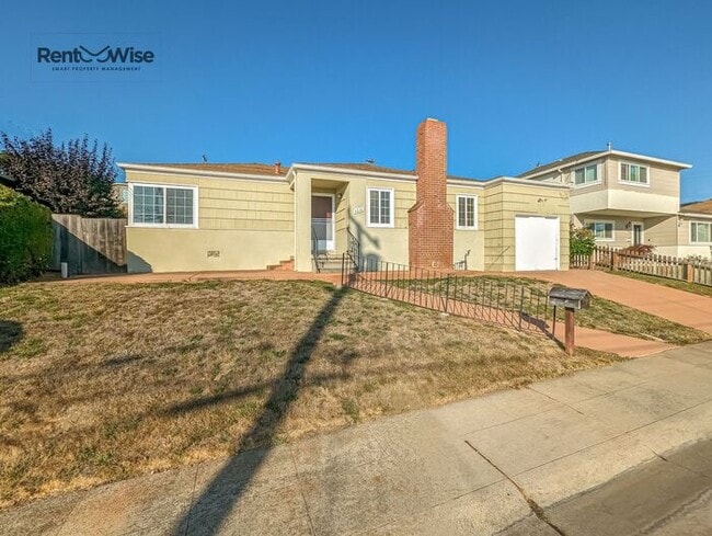 Building Photo - 3016 Del Ray St