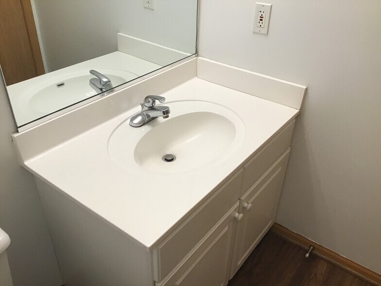 Building Photo - 21343 Earhart Ct