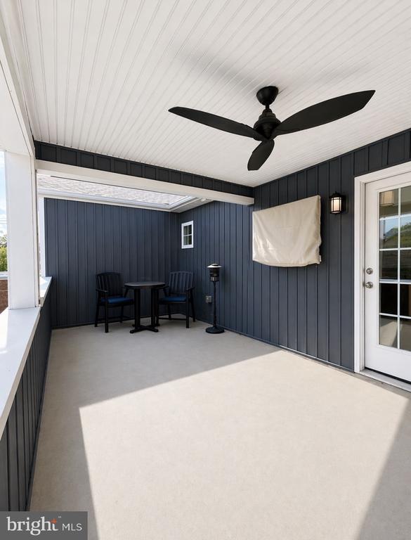 Building Photo - 903B Spring Mill Ave