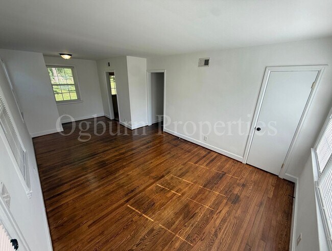 Building Photo - 1405 Revere Rd