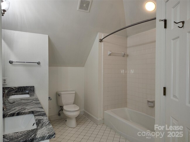 Building Photo - 5630 Colony Rd