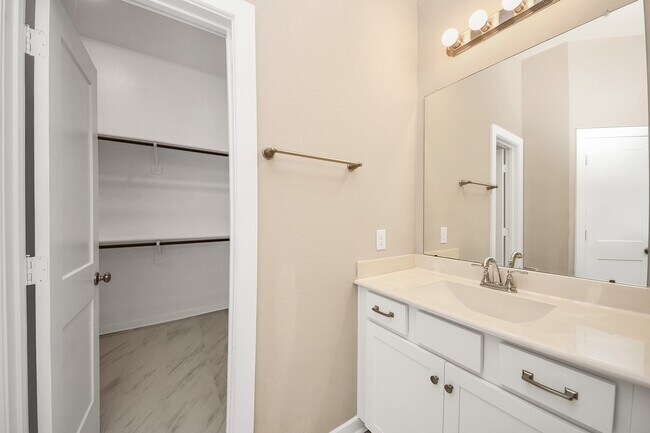 Building Photo - 6030 Rivercane Way